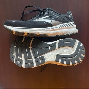 Brooks Adrenaline GTS 22 Running Shoes - Women’s Size 9, Limited Edition! Black